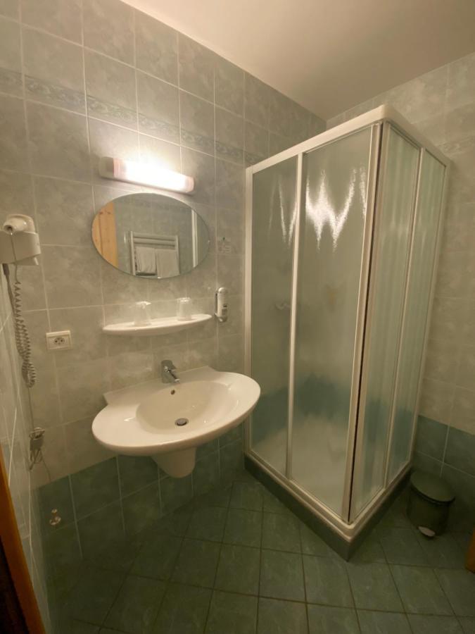 Le Schuss Hotel Châtel Kültér fotó
