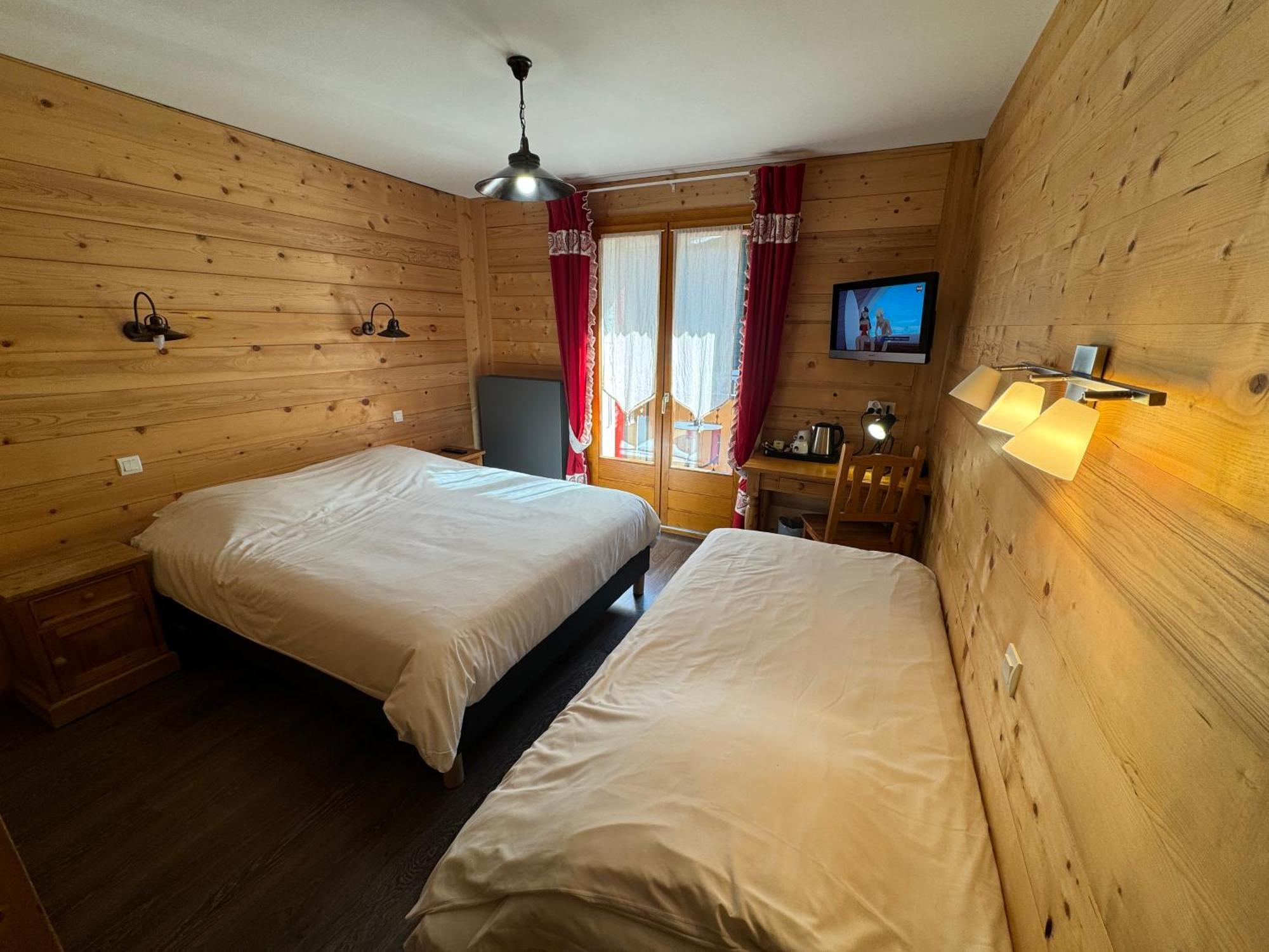 Le Schuss Hotel Châtel Kültér fotó